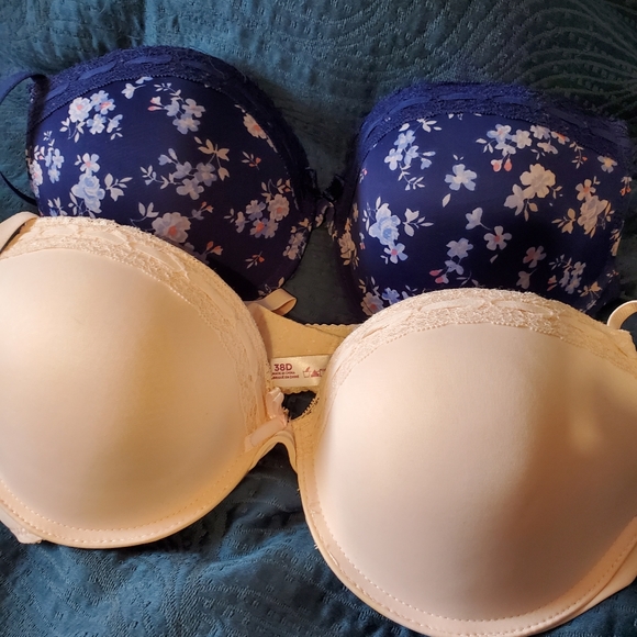 Matching Bra and panties - Picture 3 of 3